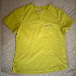 FIGS, Catarina One-Pocket Scrub Top, Limeade, M